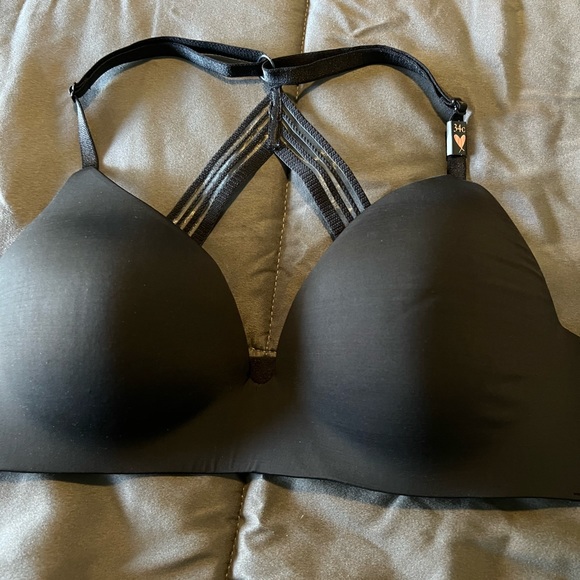 Pink Bra’s - Picture 2 of 3